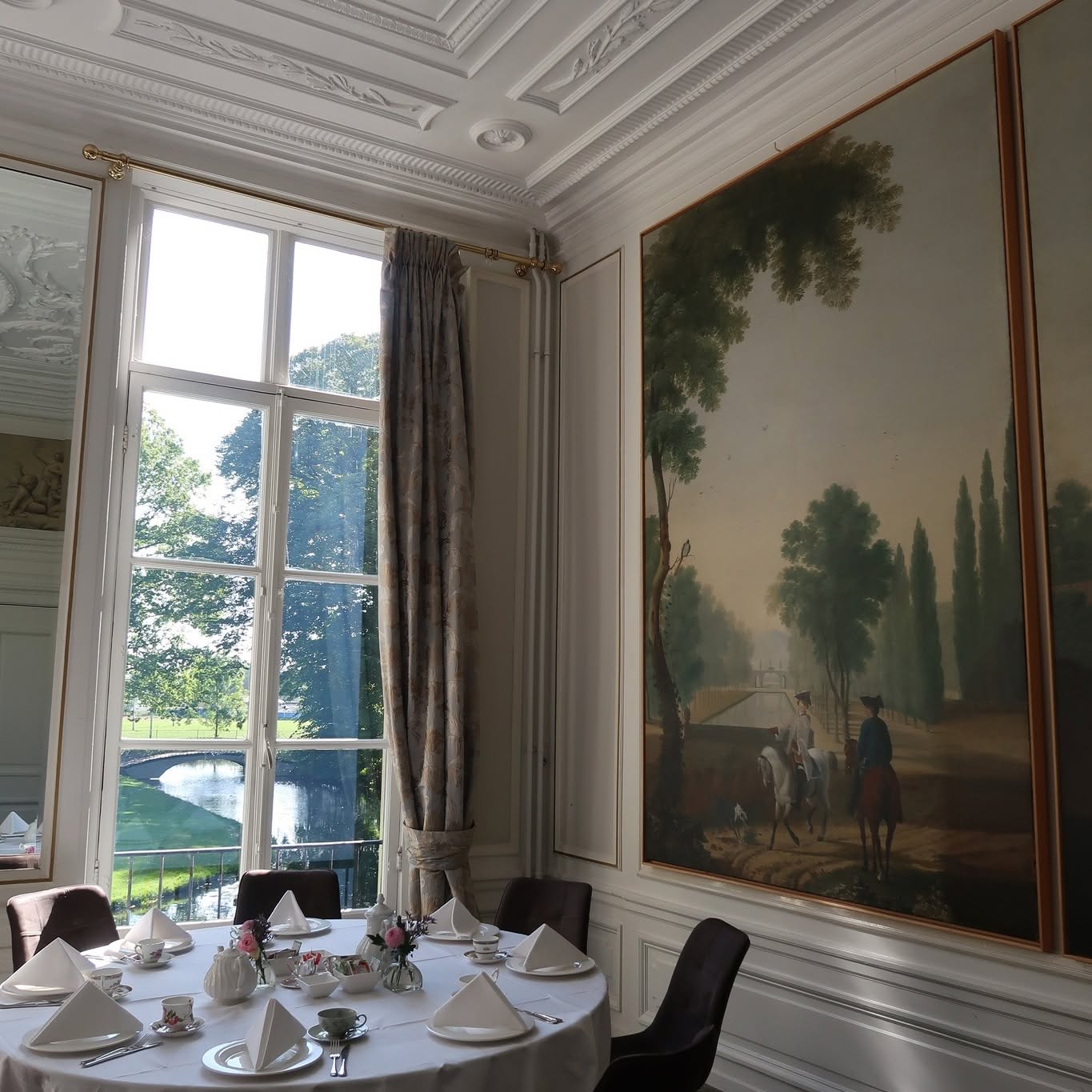 The ceremony room at Kasteel Oud Poelgeest